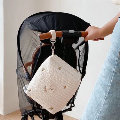 Sac à Langer Élégant en Coton Brodé et Doublure Matelassée - mon-sac-a-langer