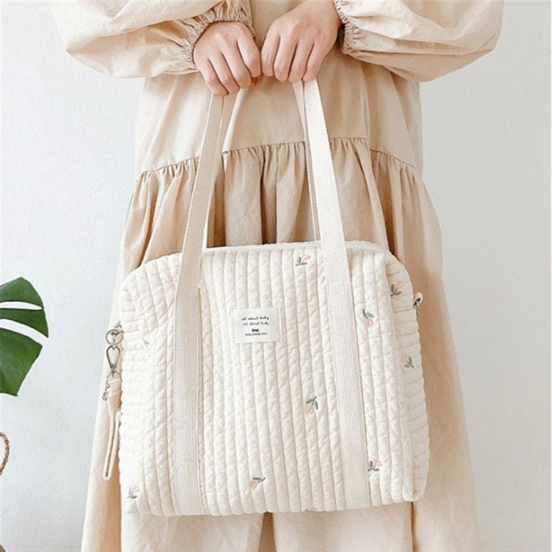 Sac à Langer Élégant en Coton Brodé et Doublure Matelassée - mon-sac-a-langer